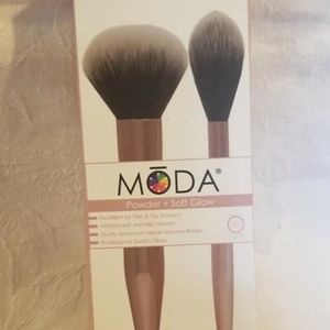 Moda Powder and Soft Glow Brush Set